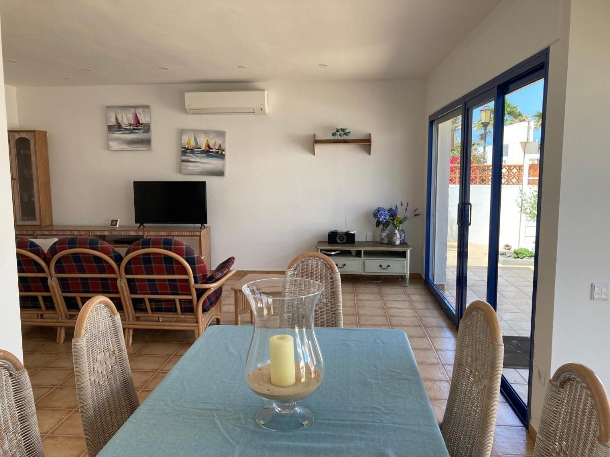 Beach House With The Heated Pool Next To Rocky Point Corralejo Ngoại thất bức ảnh