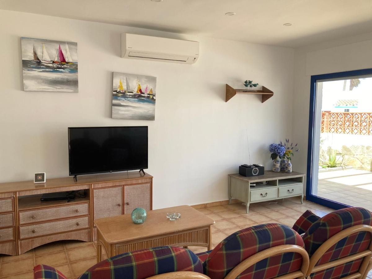 Beach House With The Heated Pool Next To Rocky Point Corralejo Ngoại thất bức ảnh