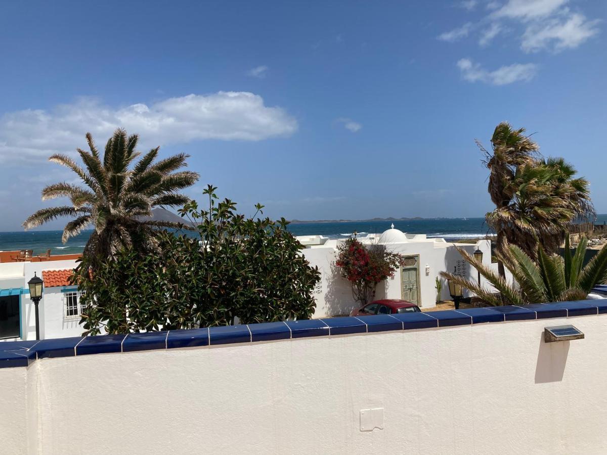 Beach House With The Heated Pool Next To Rocky Point Corralejo Ngoại thất bức ảnh